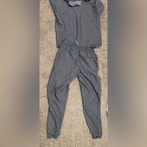 Fabletics scrub set